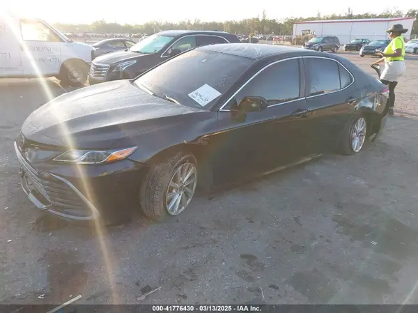 4T1C11AKXNU687712 2022 TOYOTA CAMRY - Image 2
