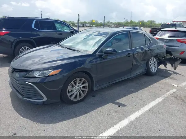 4T1C11AKXNU689587 2022 TOYOTA CAMRY - Image 2