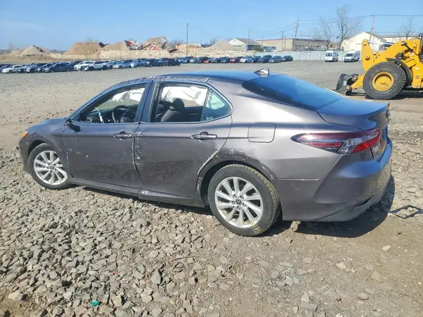 4T1C11AKXNU689704 2022 TOYOTA CAMRY - Image 2