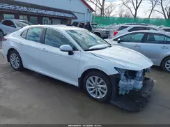 4T1C11AKXNU697317 2022 TOYOTA CAMRY