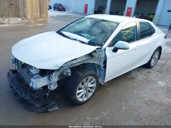 4T1C11AKXNU697317 2022 TOYOTA CAMRY - Image 2