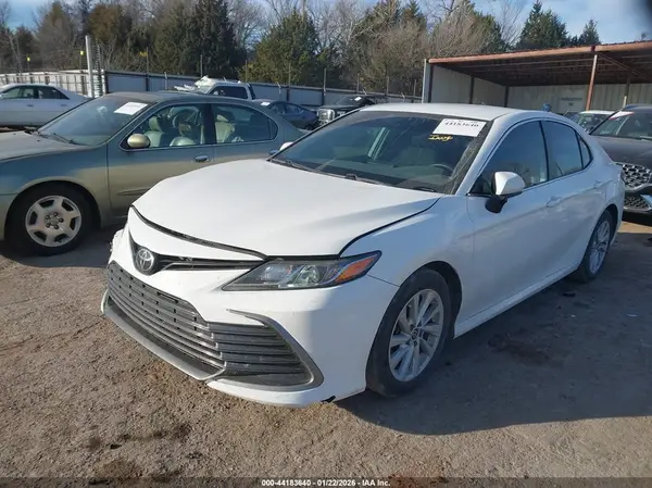 4T1C11AKXNU697723 2022 TOYOTA CAMRY - Image 2