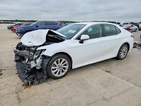 4T1C11AKXNU706842 2022 TOYOTA CAMRY - Image 1