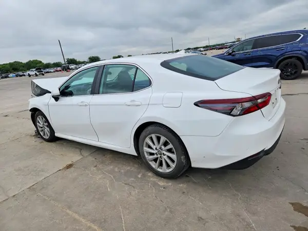 4T1C11AKXNU706842 2022 TOYOTA CAMRY - Image 2