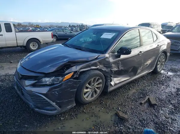 4T1C11AKXNU707022 2022 TOYOTA CAMRY - Image 2