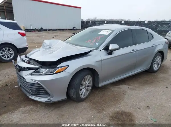 4T1C11AKXNU714729 2022 TOYOTA CAMRY - Image 2