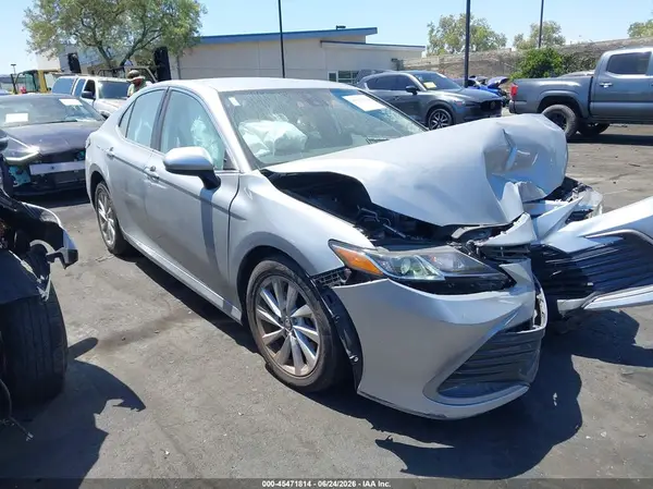 4T1C11AKXNU719123 2022 TOYOTA CAMRY - Image 1