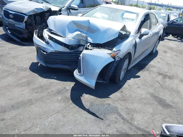 4T1C11AKXNU719123 2022 TOYOTA CAMRY - Image 2
