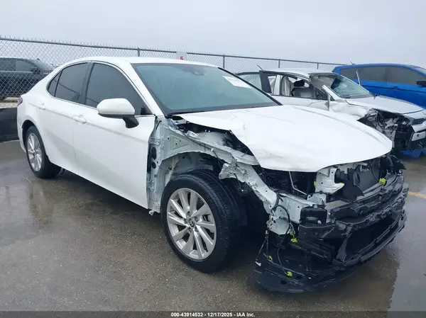 4T1C11AKXPU828426 2023 TOYOTA CAMRY - Image 1