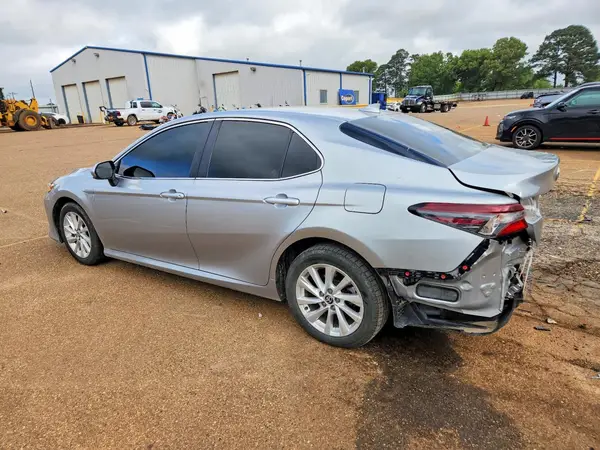 4T1C11AKXPU828586 2023 TOYOTA CAMRY - Image 2