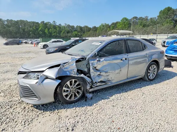4T1C11AKXRU202572 2024 TOYOTA CAMRY - Image 1