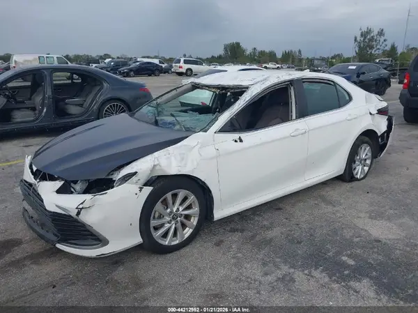 4T1C11AKXRU204189 2024 TOYOTA CAMRY - Image 2
