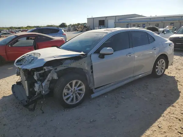 4T1C11AKXRU228279 2024 TOYOTA CAMRY - Image 1