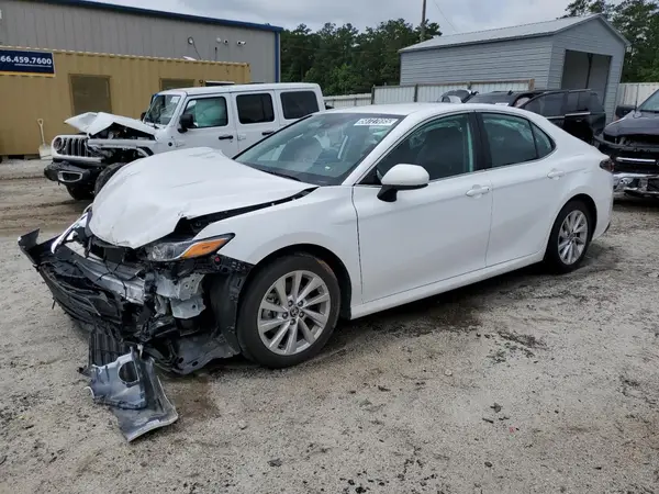 4T1C11AKXRU862918 2024 TOYOTA CAMRY - Image 1