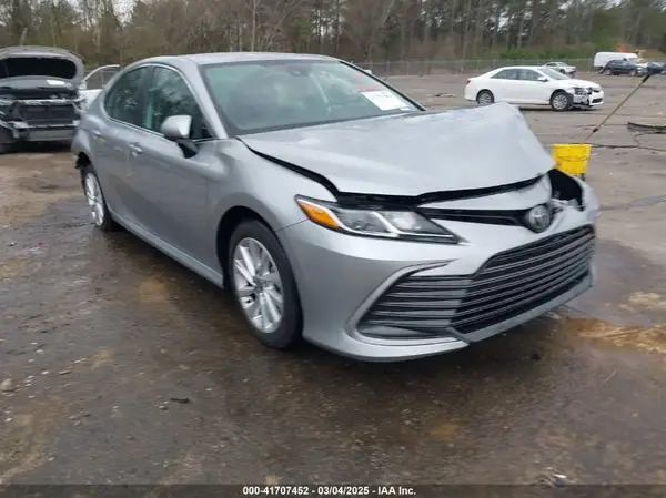4T1C11AKXRU868430 2024 TOYOTA CAMRY - Image 1