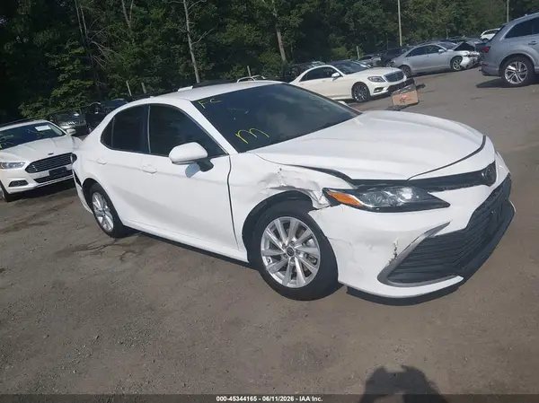 4T1C11AKXRU868640 2024 TOYOTA CAMRY - Image 1