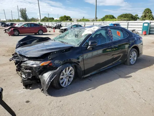 4T1C11AKXRU879136 2024 TOYOTA CAMRY - Image 1