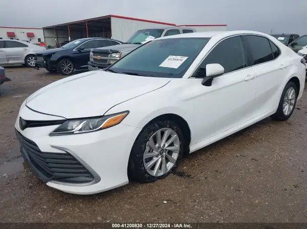 4T1C11AKXRU880223 2024 TOYOTA CAMRY - Image 2