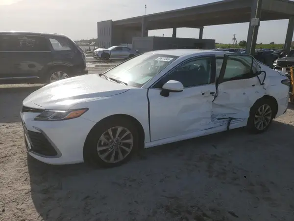 4T1C11AKXRU896731 2024 TOYOTA CAMRY - Image 1