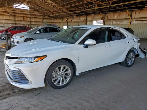 4T1C11AKXRU906061 2024 TOYOTA CAMRY - Image 1