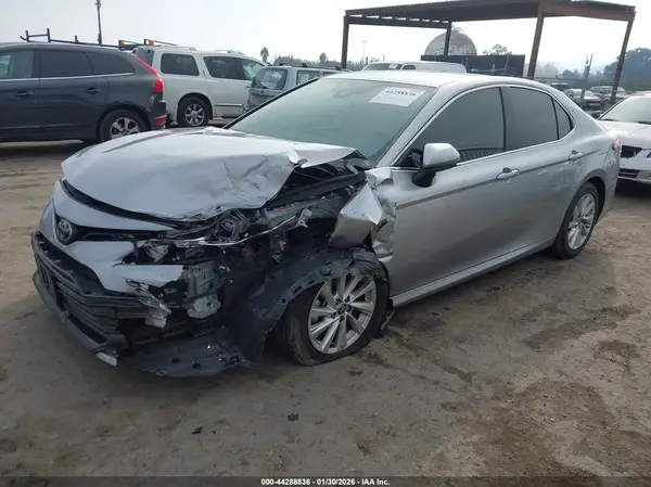 4T1C11AKXRU913995 2024 TOYOTA CAMRY - Image 2