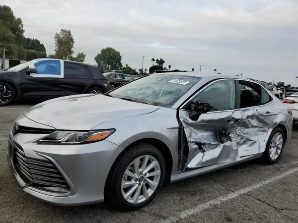 4T1C11AKXRU915844 2024 TOYOTA CAMRY - Image 1