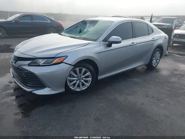 4T1C11BK0LU007943 2020 TOYOTA CAMRY - Image 2