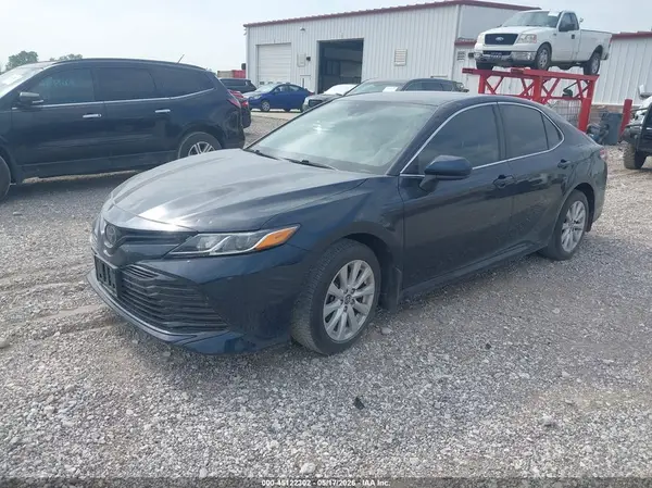 4T1C11BK0LU014357 2020 TOYOTA CAMRY - Image 2