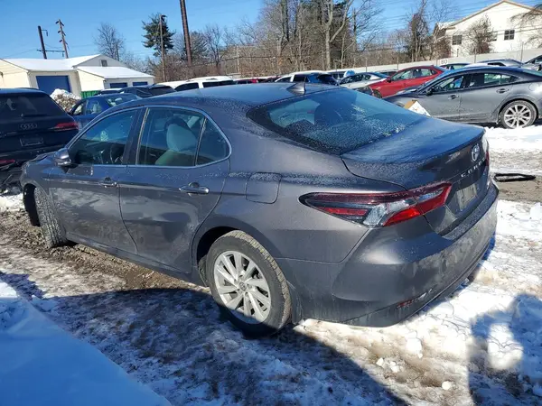 4T1C11BK0MU025652 2021 TOYOTA CAMRY - Image 2