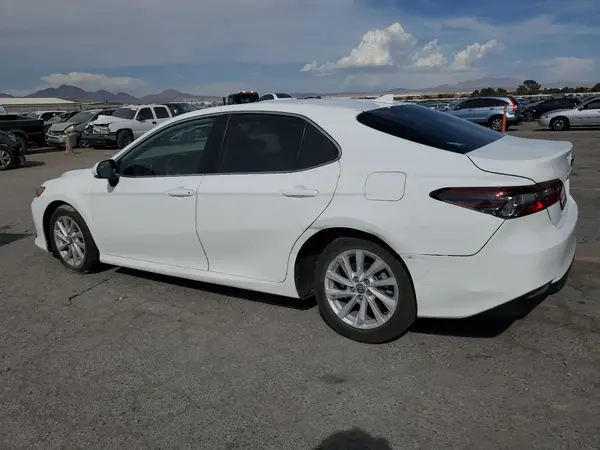 4T1C11BK0NU058278 2022 TOYOTA CAMRY - Image 2