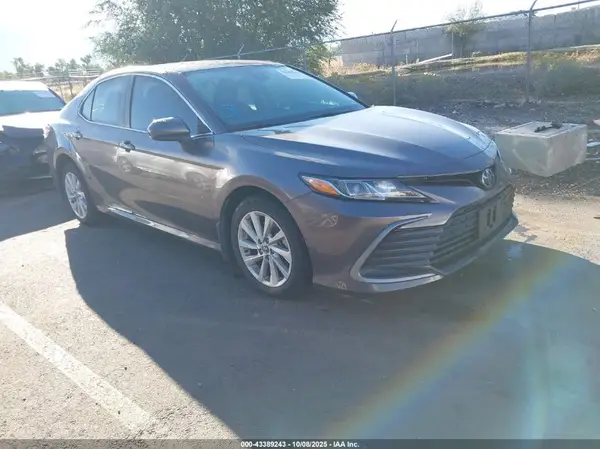 4T1C11BK0NU059852 2022 TOYOTA CAMRY - Image 1