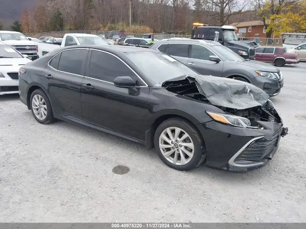4T1C11BK0NU067112 2022 TOYOTA CAMRY - Image 1