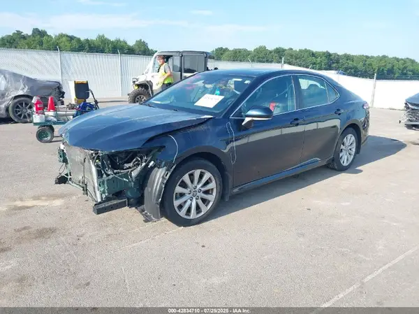 4T1C11BK1LU004968 2020 TOYOTA CAMRY - Image 2