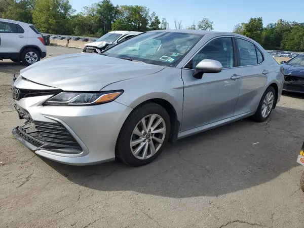 4T1C11BK1MU023988 2021 TOYOTA CAMRY - Image 1
