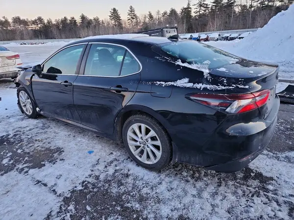 4T1C11BK1MU025305 2021 TOYOTA CAMRY - Image 2