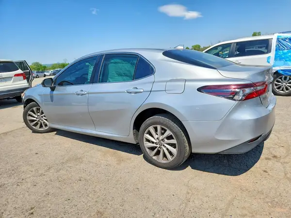 4T1C11BK1MU036577 2021 TOYOTA CAMRY - Image 2