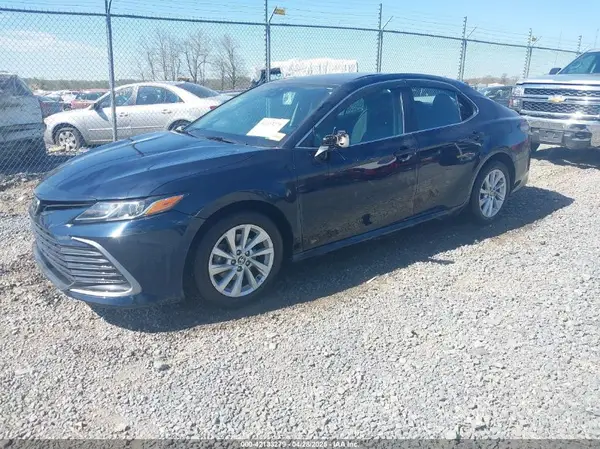 4T1C11BK1MU044212 2021 TOYOTA CAMRY - Image 2