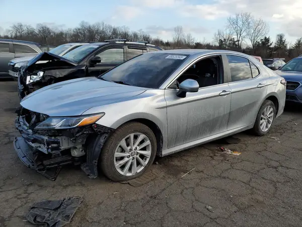 4T1C11BK1NU056281 2022 TOYOTA CAMRY - Image 1