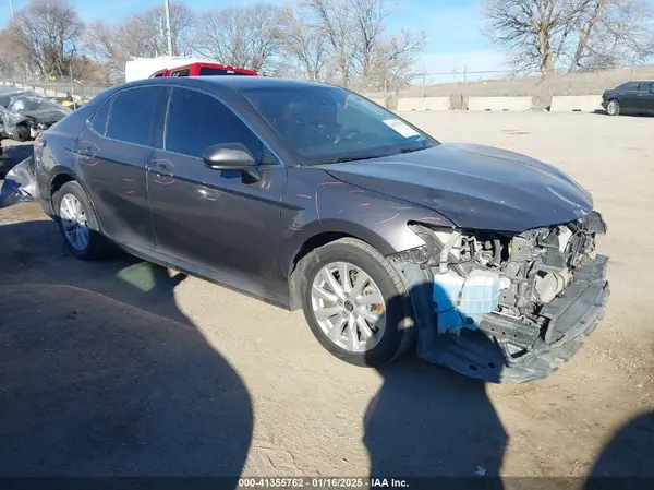 4T1C11BK2LU001111 2020 TOYOTA CAMRY - Image 1