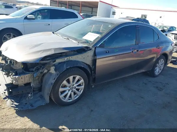4T1C11BK2LU001111 2020 TOYOTA CAMRY - Image 2