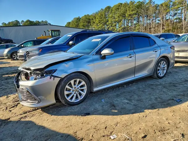 4T1C11BK2MU022638 2021 TOYOTA CAMRY - Image 1
