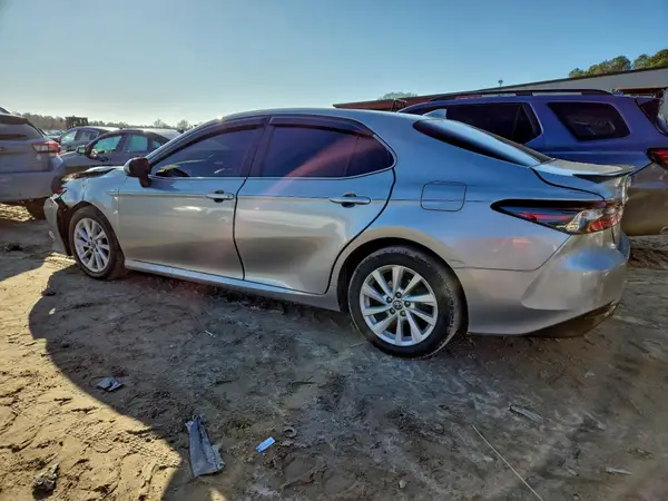 4T1C11BK2MU022638 2021 TOYOTA CAMRY - Image 2