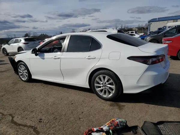 4T1C11BK2MU028942 2021 TOYOTA CAMRY - Image 2