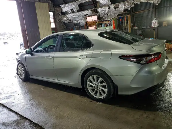 4T1C11BK2MU035373 2021 TOYOTA CAMRY - Image 2