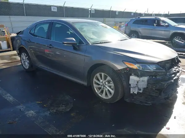 4T1C11BK2MU042243 2021 TOYOTA CAMRY - Image 1