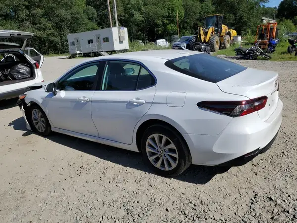 4T1C11BK2NU055026 2022 TOYOTA CAMRY - Image 2