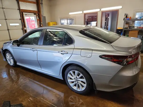 4T1C11BK2NU069847 2022 TOYOTA CAMRY - Image 2