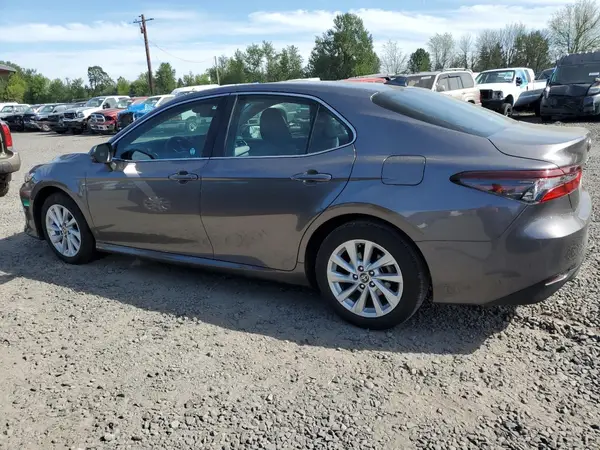 4T1C11BK2NU071825 2022 TOYOTA CAMRY - Image 2