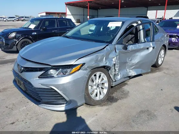 4T1C11BK2RU108796 2024 TOYOTA CAMRY - Image 2