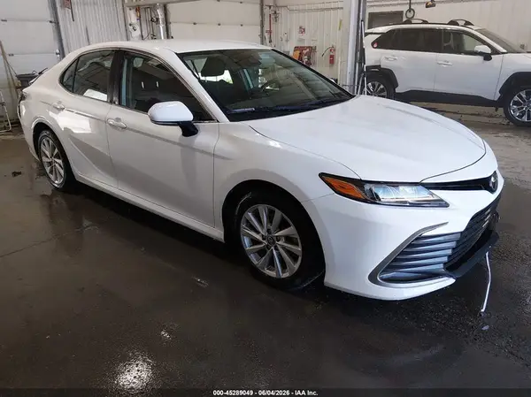 4T1C11BK3MU036175 2021 TOYOTA CAMRY - Image 1